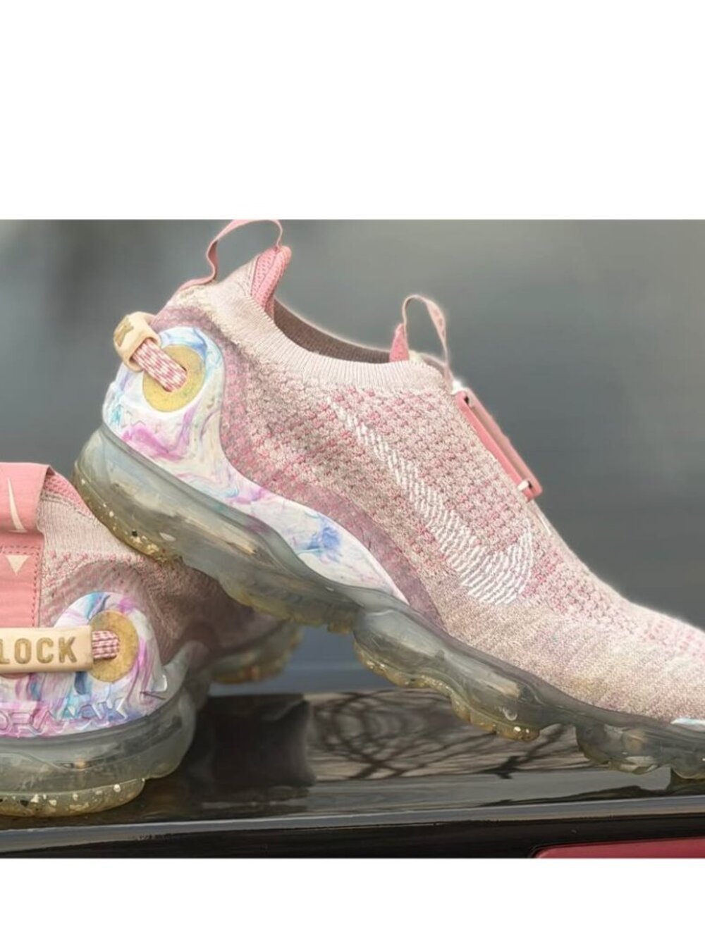 Nike air vapormax lock lace sneaker. Pink. Womens 9.